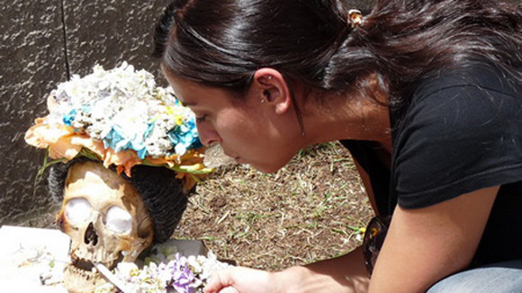 Đoàn tụ với người chết ảnh 1