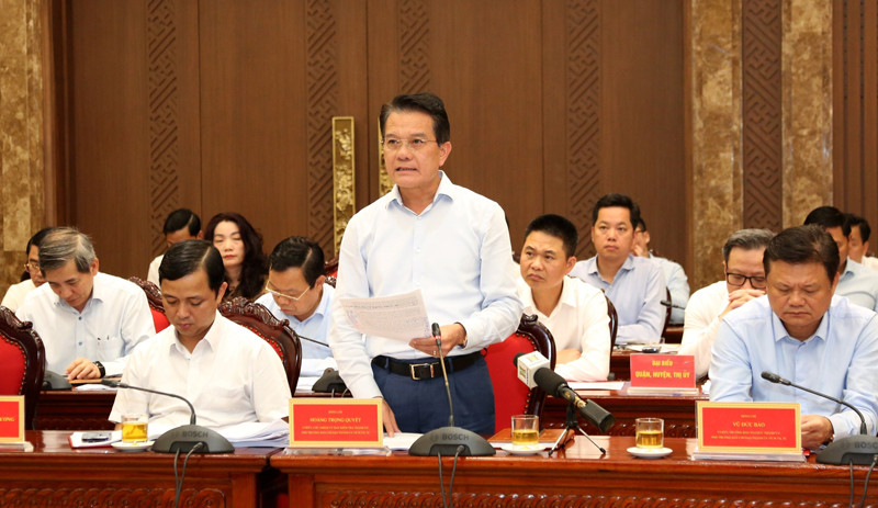 Chủ nhiệm Ủy ban Kiểm tra Thành ủy Hà Nội Hoàng Trọng Quyết phát biểu tham luận Chủ nhiệm Ủy ban Kiểm tra Thành ủy Hà Nội Hoàng Trọng Quyết phát biểu tham luận