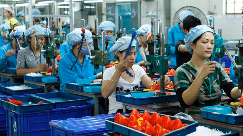 Nhờ các chính sách hỗ trợ của Chính phủ, các doanh nghiệp có thể duy trì sản xuất bảo đảm việc làm và thu nhập cho người lao động