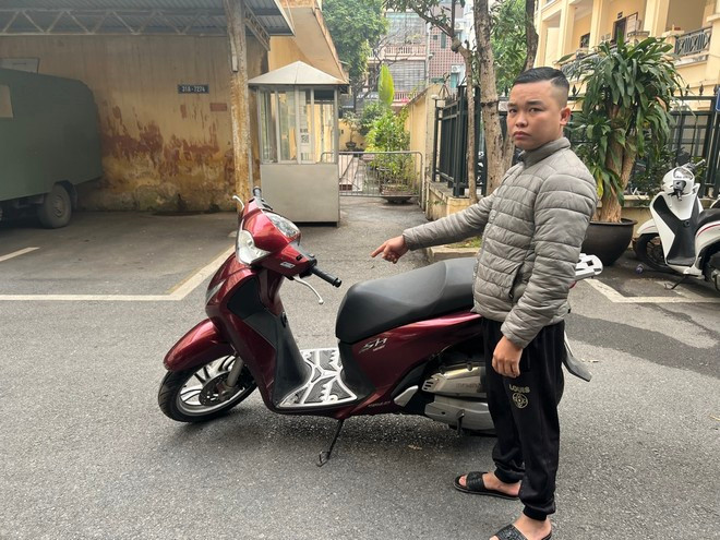 Đối tượng Nguyễn Mạnh Cường mua xe từ Nguyễn Văn Hoàn và rao bán trên mạng xã hội Đối tượng Nguyễn Mạnh Cường mua xe từ Nguyễn Văn Hoàn và rao bán trên mạng xã hội