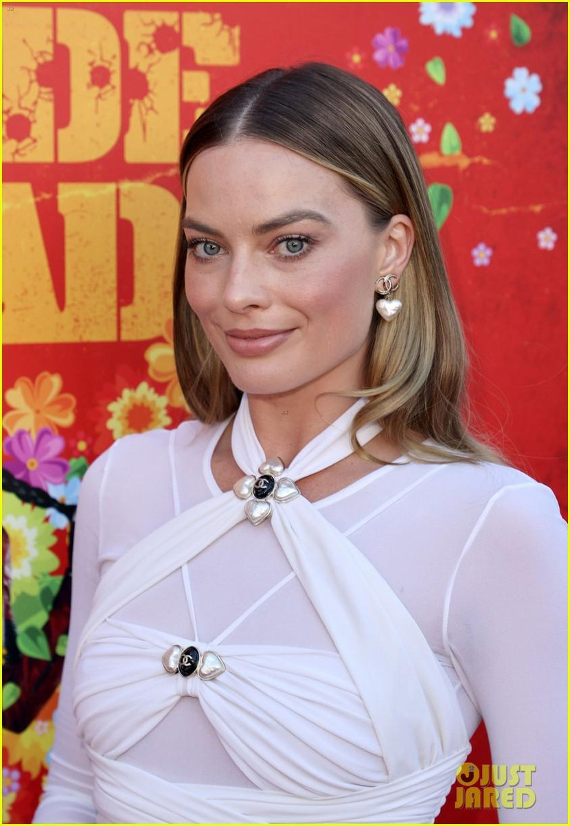 Margot Robbie nổi bật trong “Điệp vụ cảm tử” Margot Robbie nổi bật trong “Điệp vụ cảm tử”