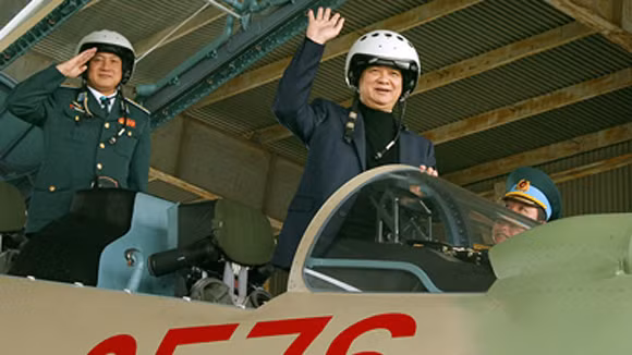 Nâng cao sức mạnh, bảo vệ vững chắc vùng trời Tổ quốc ảnh 2