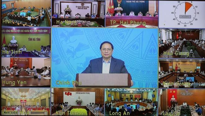 Thủ tướng Phạm Minh Chính, Trưởng Ban chỉ đạo chủ trì Phiên họp lần thứ 18 Ban Chỉ đạo quốc gia phòng, chống dịch Covid-19 trực tuyến đến 63 tỉnh, thành phố