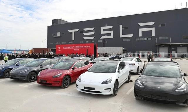 Tesla khiến ô tô điện Trung Quốc "chao đảo"