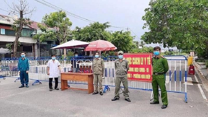 Lực lượng công an phối hợp với các lực lượng phòng chống dịch Covid-19, bảo đảm an sinh xã hội và trật tự an toàn xã hội Lực lượng công an phối hợp với các lực lượng phòng chống dịch Covid-19, bảo đảm an sinh xã hội và trật tự an toàn xã hội