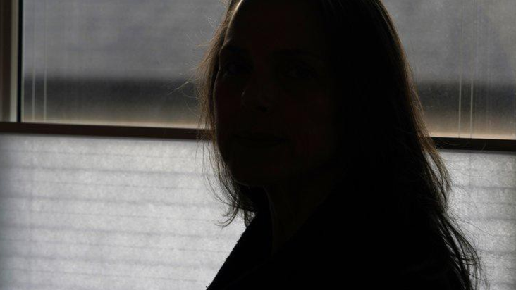 Cựu chuyên gia phân tích FBI, người từng là nạn nhân của vấn nạn quấy rối tình dục nơi công sở Cựu chuyên gia phân tích FBI, người từng là nạn nhân của vấn nạn quấy rối tình dục nơi công sở