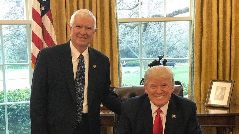 Hạ nghị sĩ Mo Brooks và Tổng thống đương nhiệm Donald Trump