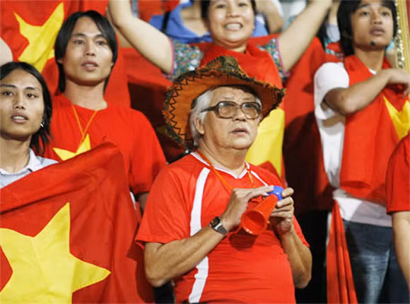 NSƯT Đức Trung - “Ông đầu bạc” của những vai chính diện ảnh 1