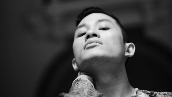 Ca sĩ Tùng Dương: Nghệ thuật sợ những người giả điên ảnh 1