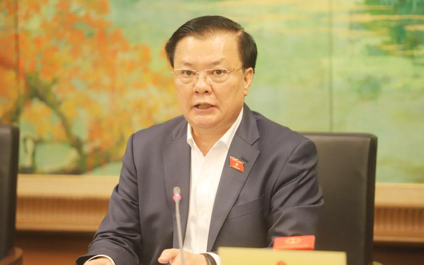 Ủy viên Bộ Chính trị, Bí thư Thành ủy Hà Nội Đinh Tiến Dũng, Trưởng đoàn đại biểu Quốc hội TP Hà Nội phát biểu thảo luận Tổ, sáng 21-10