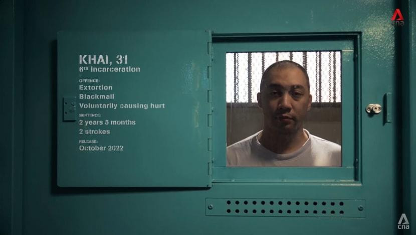 Cửa phòng giam có đầy đủ thông tin về phạm nhân Cửa phòng giam có đầy đủ thông tin về phạm nhân