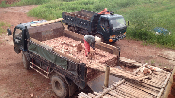 Giải tỏa các lò gạch hủy hoại hoa màu tại Đan Phượng: Xử lý nửa vời ảnh 2