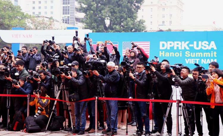 Các phóng viên trong và ngoài nước tác nghiệp tại Hội nghị thượng đỉnh Mỹ-Triều, tháng 2-2019