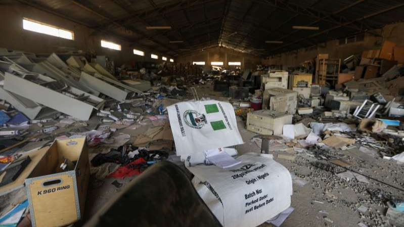 Một số kho dự trữ của Nhà nước ở Nigeria đã bị cướp phá không còn gì Một số kho dự trữ của Nhà nước ở Nigeria đã bị cướp phá không còn gì