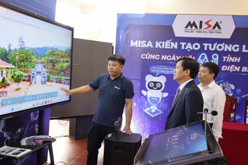 Ngày hội có nhiều doanh nghiệp viễn thông, phần mềm tham gia