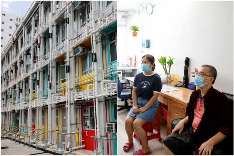 Gia đình ông Lau Kai Fai vui mừng khi được ở trong căn hộ lắp ghép rộng 27m2