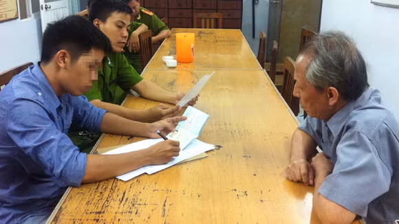 Bắt kẻ bạo dâm trẻ em từ Mỹ trốn về ảnh 1