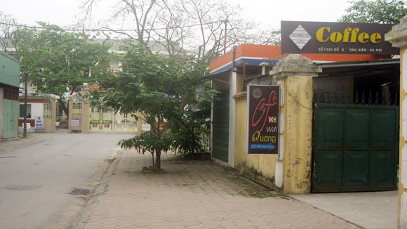 Giật kéo của y tá, trốn viện cướp tài sản ảnh 1