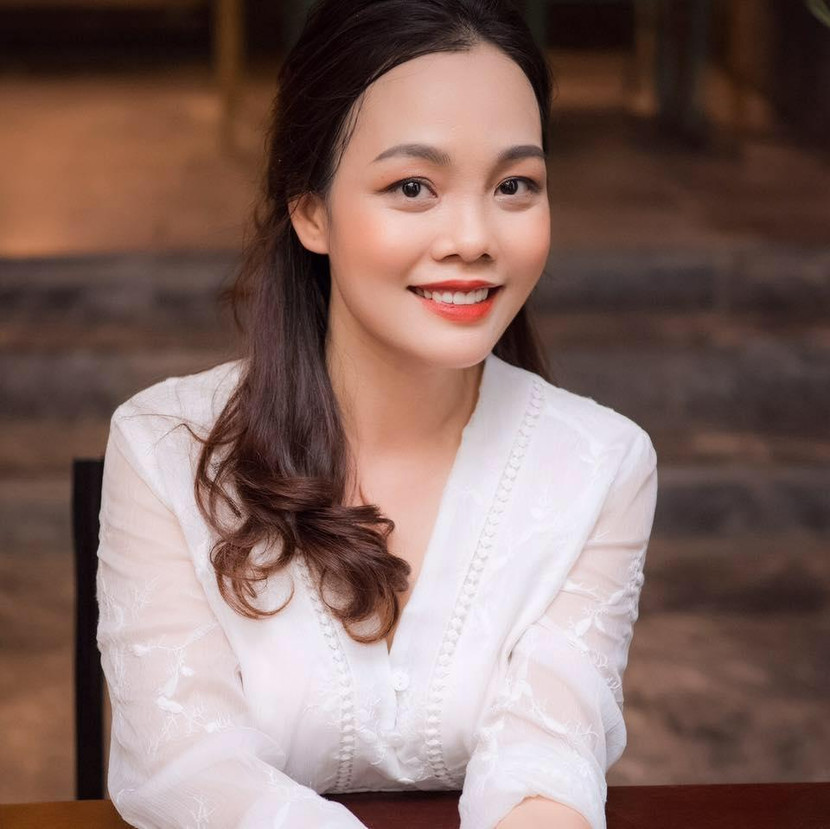 Nhà báo Bích Hậu