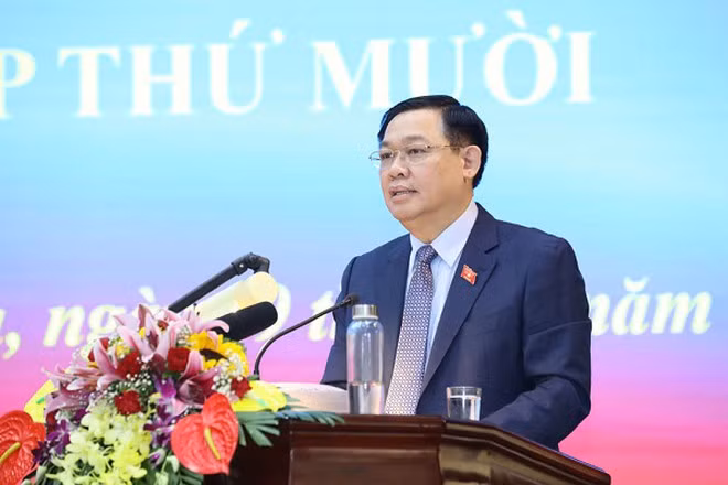 Bí thư Thành ủy Hà Nội Vương Đình Huệ phát biểu kết luận buổi tiếp xúc cử tri