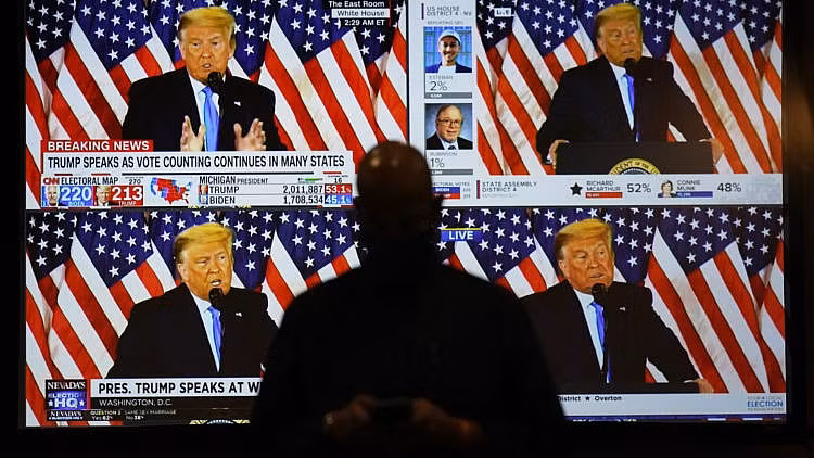 Ông Donald Trump phát biểu trên truyền hình yêu cầu dừng kiểm phiếu ở các bang chiến trường