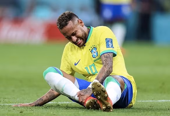Neymar sẽ chỉ trở lại sớm nhất từ vòng 1/8