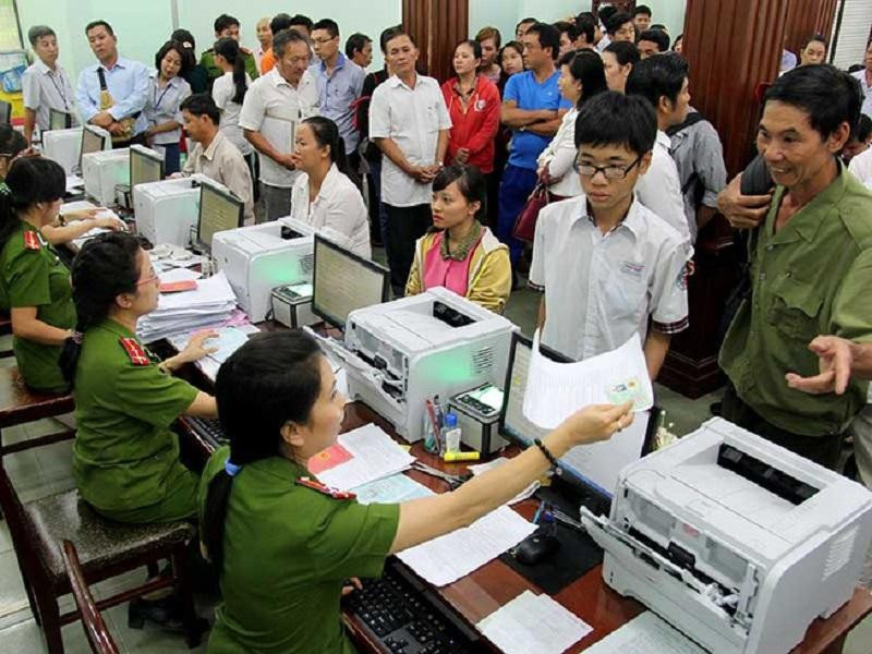 Bộ Công an đã phối hợp với Bộ Tư pháp cấp gần 7 triệu số định danh cho trẻ em khi tiến hành đăng ký khai sinh trên toàn quốc Bộ Công an đã phối hợp với Bộ Tư pháp cấp gần 7 triệu số định danh cho trẻ em khi tiến hành đăng ký khai sinh trên toàn quốc