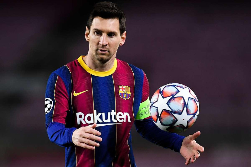 1. Lionel Messi (Barca). Không còn nghi ngờ gì, đây là siêu sao “miễn phí” hấp dẫn nhất trên thị trường, bất chấp việc năm nay anh đã 34 tuổi. Tân Chủ tịch CLB Barca - Joan Laporta đang nỗ lực níu kéo Messi ở lại, nhưng khả năng siêu sao người Argentina vẫn ra đi để đến PSG hoặc Man City theo dạng tự do đang rất cao. 1. Lionel Messi (Barca). Không còn nghi ngờ gì, đây là siêu sao “miễn phí” hấp dẫn nhất trên thị trường, bất chấp việc năm nay anh đã 34 tuổi. Tân Chủ tịch CLB Barca - Joan Laporta đang nỗ lực níu kéo Messi ở lại, nhưng khả năng siêu sao người Argentina vẫn ra đi để đến PSG hoặc Man City theo dạng tự do đang rất cao.