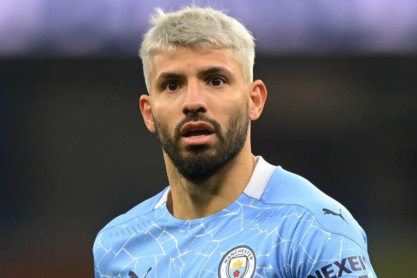 2. Sergio Aguero (Man City). Tiền đạo 33 tuổi sẽ chính thức rời Man City vào mùa hè năm nay khi hợp đồng hết hạn. Đã ở bên kia sườn dốc sự nghiệp, nhưng Kun Aguero vẫn rất giá trị trong mắt các CLB lớn nhờ đẳng cấp của mình. 2. Sergio Aguero (Man City). Tiền đạo 33 tuổi sẽ chính thức rời Man City vào mùa hè năm nay khi hợp đồng hết hạn. Đã ở bên kia sườn dốc sự nghiệp, nhưng Kun Aguero vẫn rất giá trị trong mắt các CLB lớn nhờ đẳng cấp của mình.