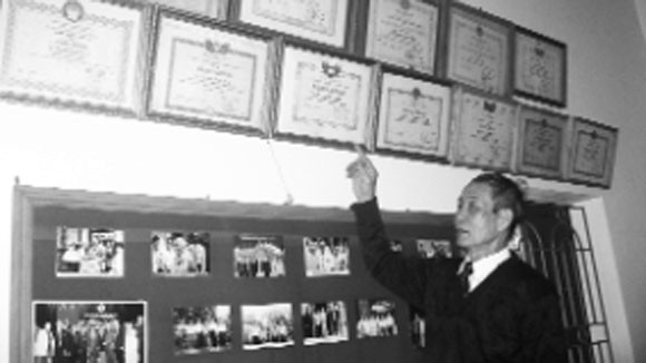 “Vua đá cảnh” phố Động ảnh 1