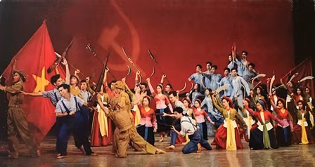 Kịch múa “Ngọn lửa Nghệ Tĩnh”, Giáo sư, Nghệ sĩ nhân dân Lê Ngọc Canh đồng tác giả, tác phẩm được Giải thưởng Hồ Chí Minh năm 2000
