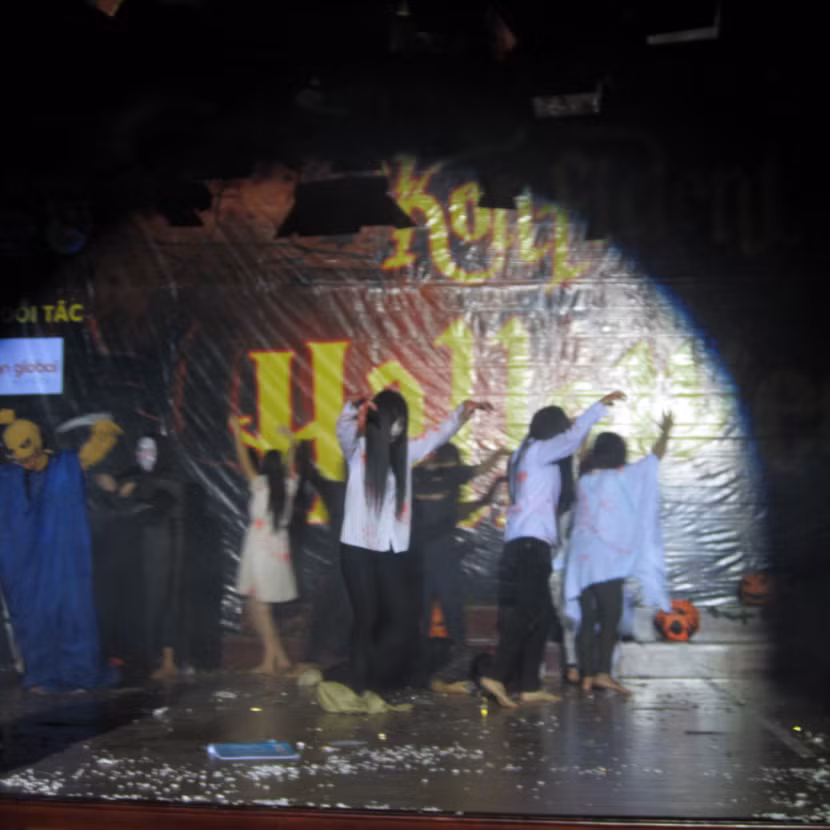  Bùng nổ với "Lễ hội Kenfident Halloween 2012" ảnh 3