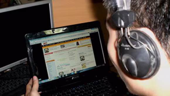 Thu phí tải nhạc trên Internet: Công bằng hay hợp thức hóa vi phạm? ảnh 1