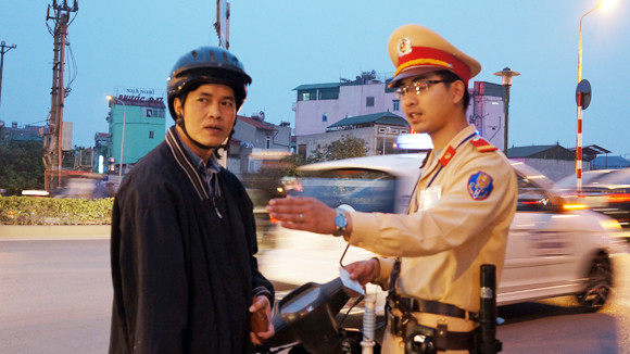 Phạt thật nặng người cố tình phạm luật ảnh 1