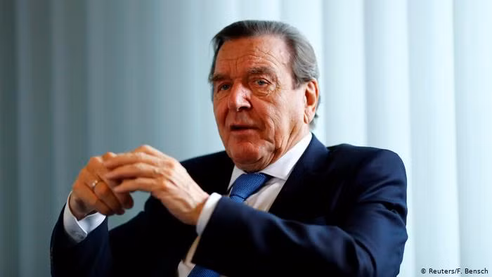 Cựu Thủ tướng Đức Gehard Schröder nhiều năm qua đã gắn bó với ngành năng lượng Nga Cựu Thủ tướng Đức Gehard Schröder nhiều năm qua đã gắn bó với ngành năng lượng Nga