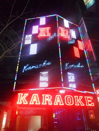 Biển quảng cáo "khủng"... “thiêu” người ảnh 3 Biển quảng cáo "khủng"... “thiêu” người ảnh 3