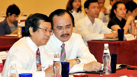 Nóng trở lại “một ông chủ-hai đội bóng” ảnh 1