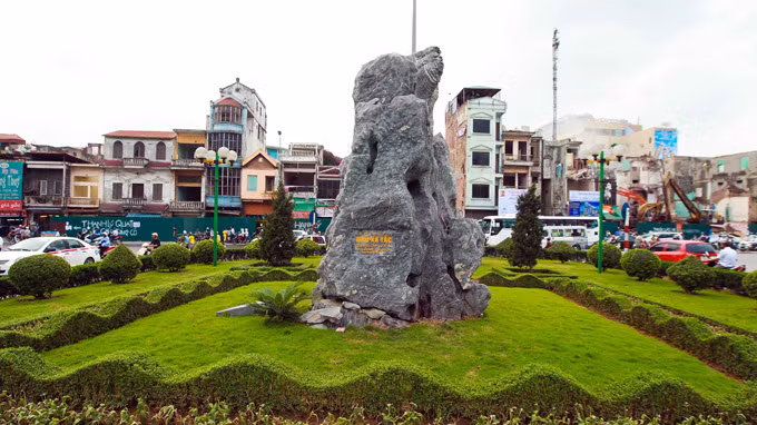 Khu vực đàn Xã Tắc tại nút giao Ô Chợ Dừa