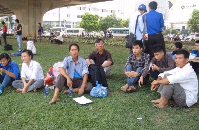 Đoạn trường thi cử dưới cái nóng 38 độ C kinh người ảnh 21