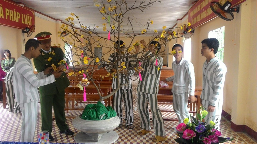 Ngoài tiêu chuẩn thăm nuôi của gia đình, phạm nhân còn được trại tam giam tạo điều kiện để đón một cái Tết ấm cúng và đầy đủ
