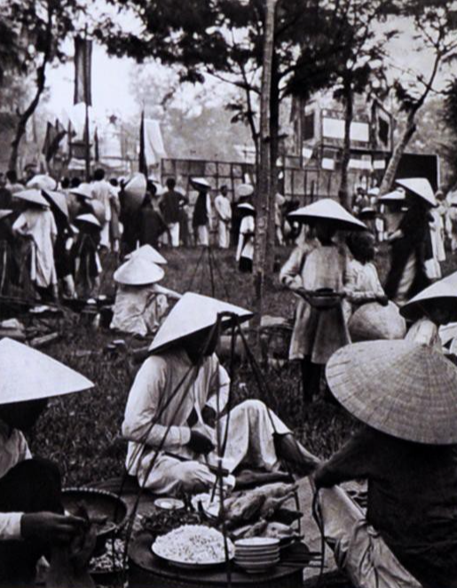 Một gánh quà ở chợ