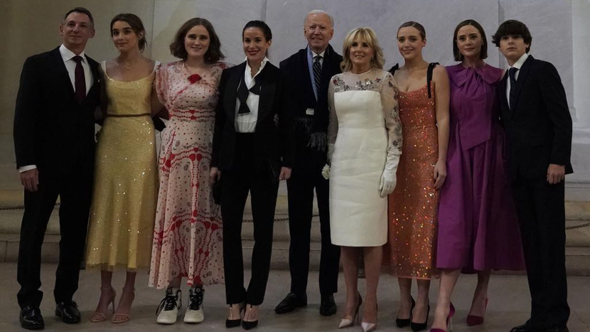 Tổng thống Joe Biden cùng gia đình tại sự kiện mừng lễ nhậm chức hôm 20-1-2021