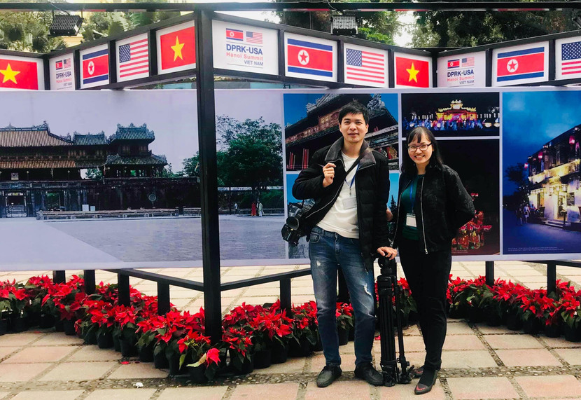 Ê-kíp Truyền hình An ninh ATV - Báo An ninh Thủ đô chụp ảnh kỷ niệm tác nghiệp tại Hội nghị Thượng đỉnh Mỹ - Triều Tiên lần 2 diễn ra tại Hà Nội