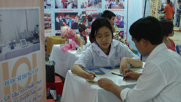 Một quy định của Bộ trưởng Bộ GD-ĐT đang bị phớt lờ ảnh 1