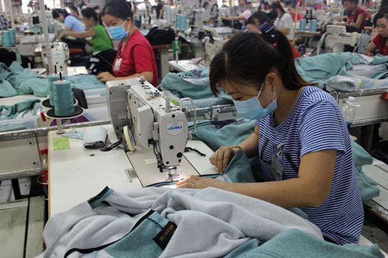 Bộ LĐ-TĐ&amp;XH cho rằng không điều chỉnh lương tối thiểu năm 2021 là phù hợp