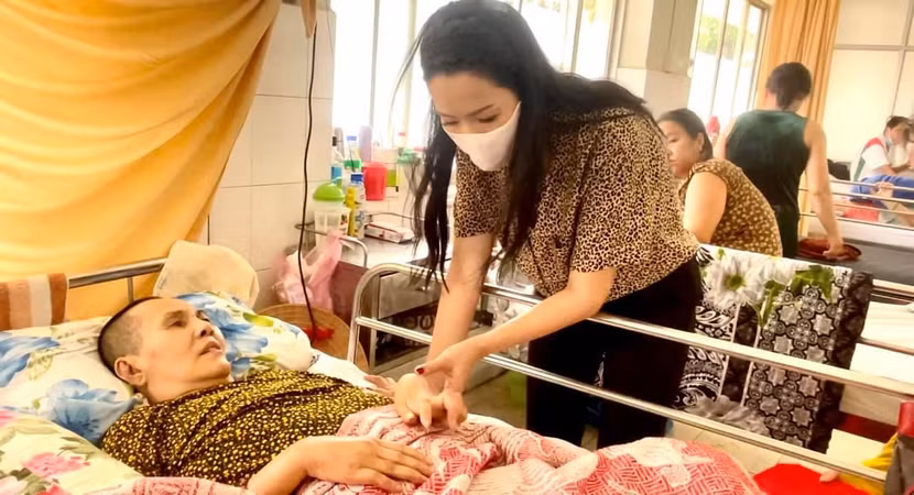 Nghệ sĩ Hoàng Lan đang phải đối mặt với bạo bệnh