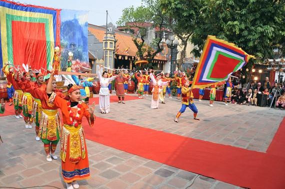 Các tiết mục tuồng tái hiện khí thế hào hùng của cuộc khởi nghĩa Hai Bà Trưng Các tiết mục tuồng tái hiện khí thế hào hùng của cuộc khởi nghĩa Hai Bà Trưng