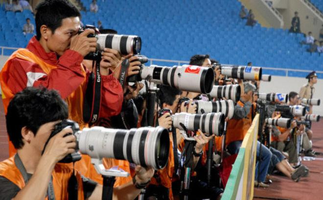 Phóng viên thể thao đã quen với việc ăn mừng sau cùng Phóng viên thể thao đã quen với việc ăn mừng sau cùng