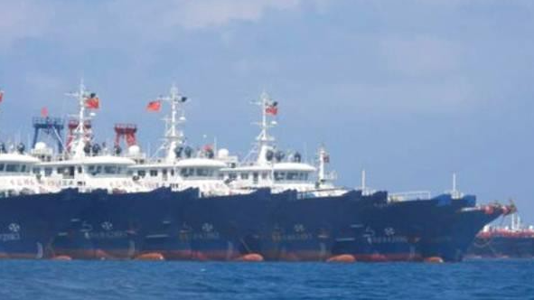 Bức ảnh do Philippines cung cấp ngày 21-3 cho thấy tàu của Trung Quốc neo đậu tại Đá Ba Đầu thuộc quần đảo Trường Sa của Việt Nam