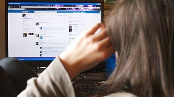 “Gặp” con dâu trên “phây”, mẹ chồng khóc dở, mếu dở ảnh 1 “Gặp” con dâu trên “phây”, mẹ chồng khóc dở, mếu dở ảnh 1